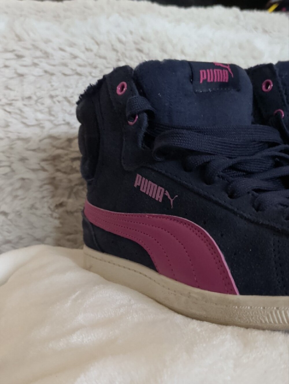 Puma Navy High-Top Sneaker with Pink Logo And Plaid Back. - Picture 4 of 11